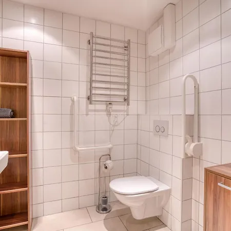 Annemarie Τσελ αμ Ζέε